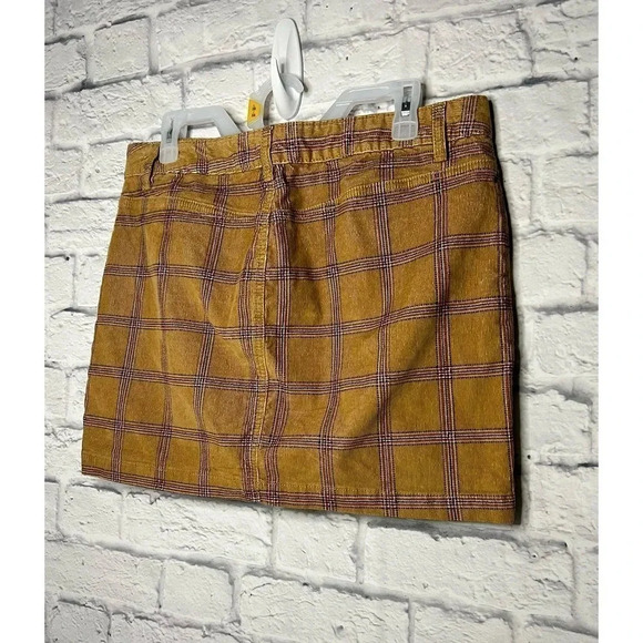 Urban Outfitters BDG Plaid Corduroy Mini Skirt Size 10 - Picture 2 of 7